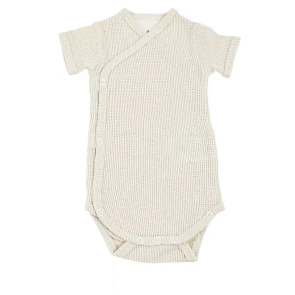 De Lodger Ciumbelle Overslagromper Cloud Dancer Mt. 62 is een praktisch rompertje voor pasgeboren baby's door de handige overslag. ✓Laagste Prijsgarantie