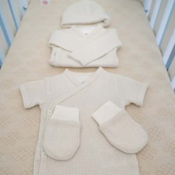 De Lodger Ciumbelle Overslagromper Cloud Dancer Mt. 62 is een praktisch rompertje voor pasgeboren baby's door de handige overslag. ✓Laagste Prijsgarantie