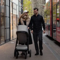 Dubatti One E6 Kinderwagen Dark Brown / Walnut Brown | Dubatti by Römer Autostoeltje Babysafe Pro | Vario Base 5Z