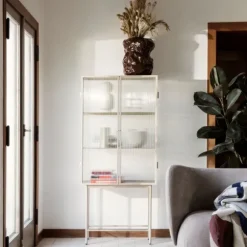 Ferm Living Haze Vitrinekast